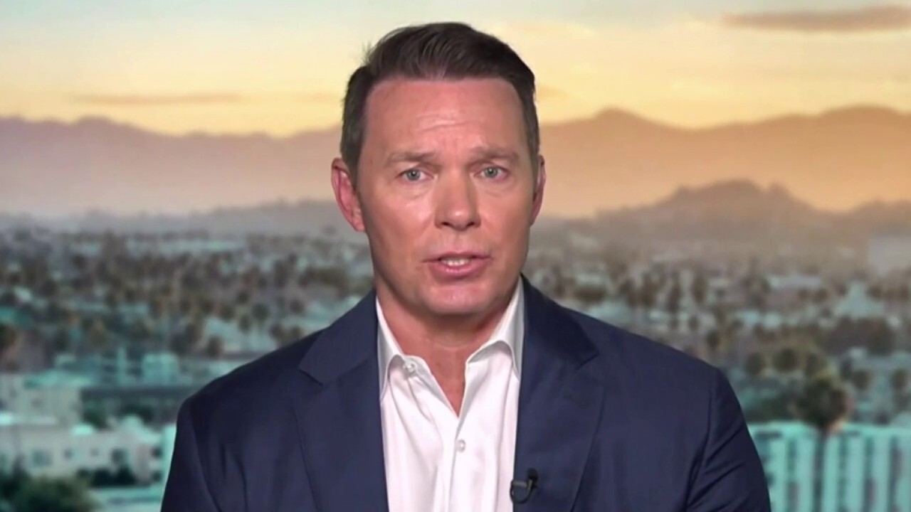 Chipotle chief operating officer Scott Boatwright discusses 2024 growth outlook and the impact of food inflation on 'Maria Bartiromo's Wall Street.' 